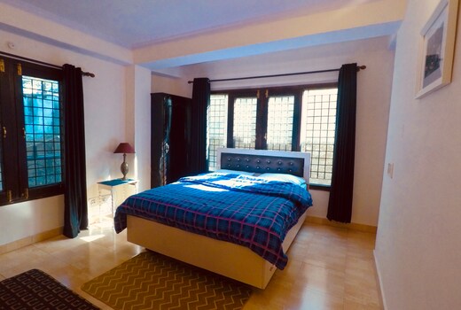 Thira Hostel