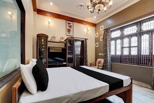 Hotel O Banaras Darbar