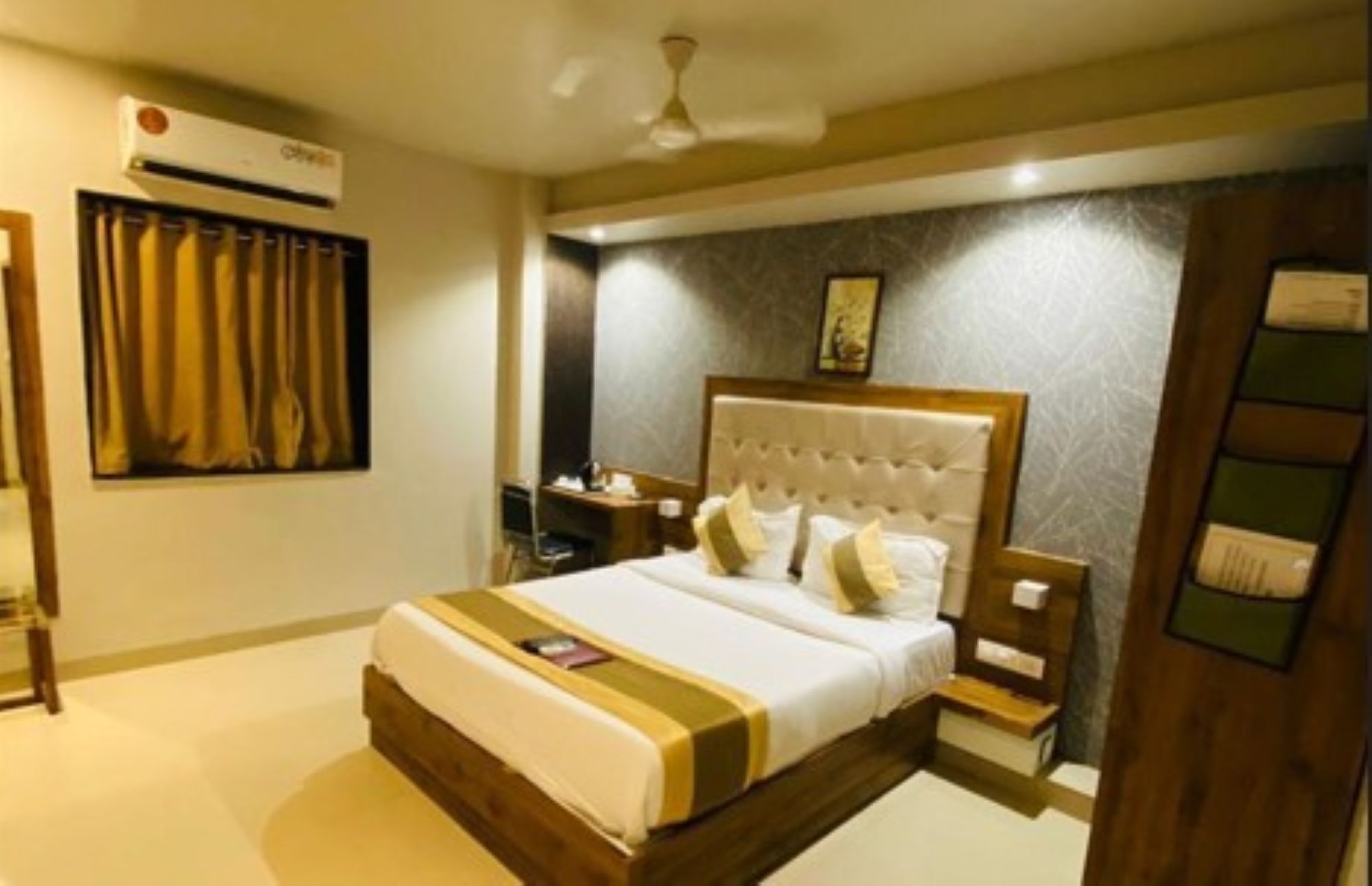 Hotel Double Crown