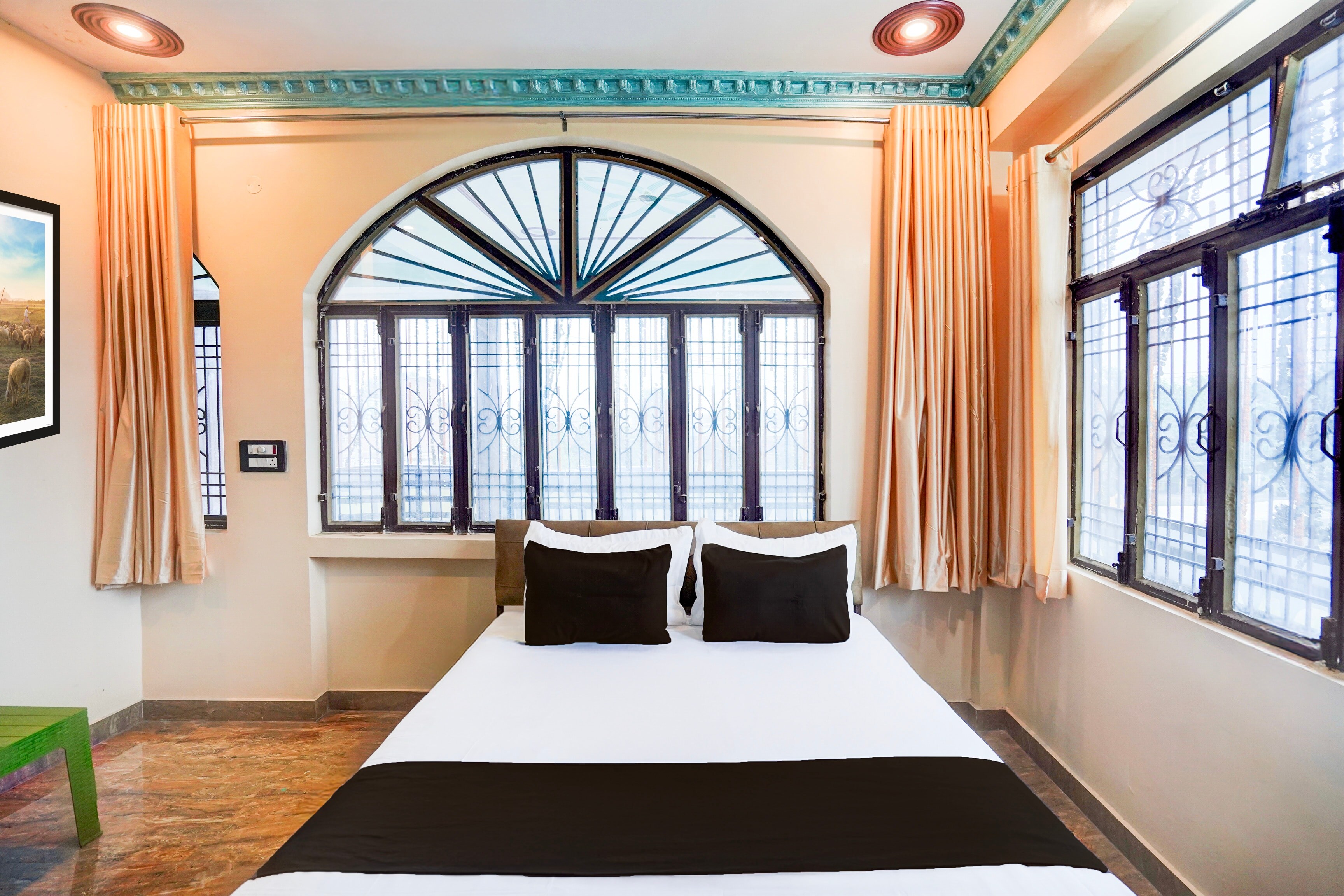 Hotel O Guru Kripa