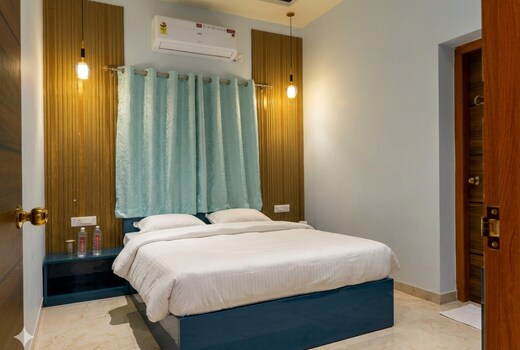 Raj Royal Hotel