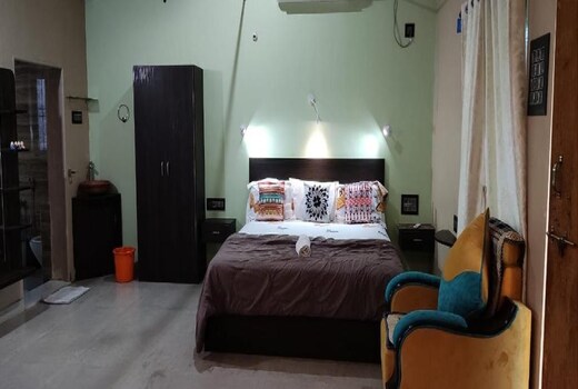 Charan Homestay