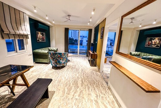 One Uptown 201 (modern 1 BHK loft)