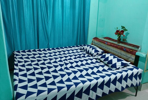 Ray House Affordable (Private Room With Sharing Bathroom)