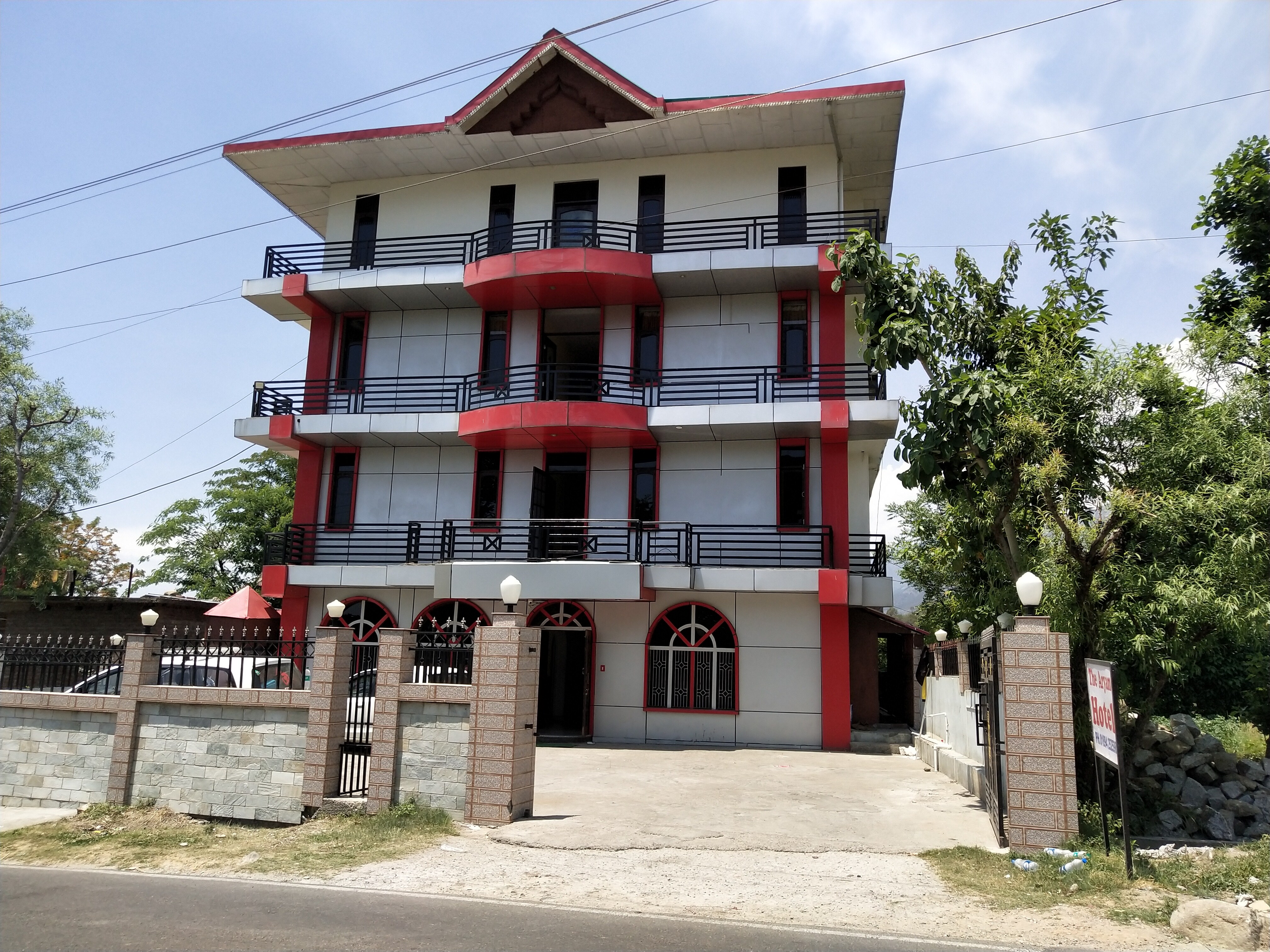 Hotel Aryan chamunda