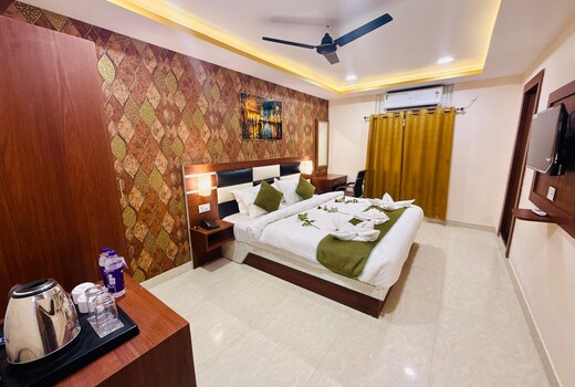 HOTEL GOLDEN CRYSTAL