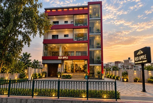 Red Apple Hotel