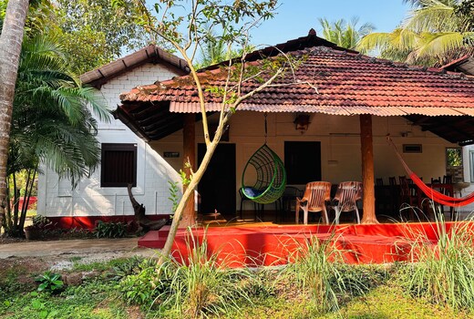 Ocean Green Homestay| Rooms & Caretaker
