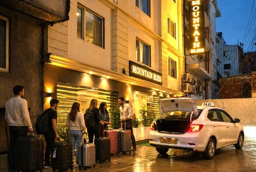 Hotel Mountain Bliss Near New Delhi & Connaught Place