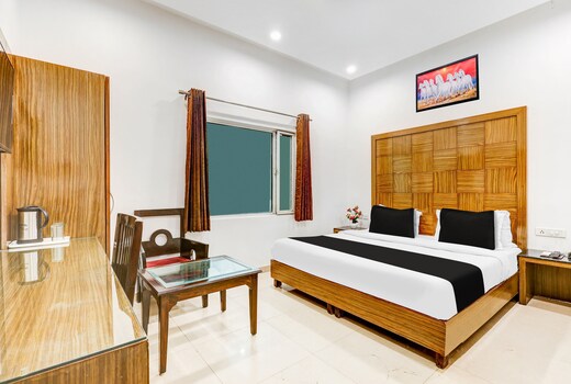 Super Townhouse Arakashan Road Paharganj formerly Mohan international