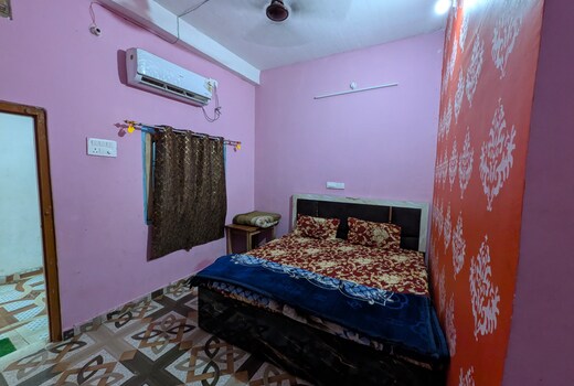 Shree Raghav Yatri Nivas