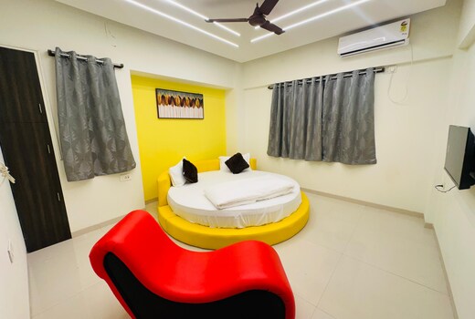Hotel Yellow House