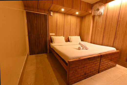 Baba Tourist Lodge