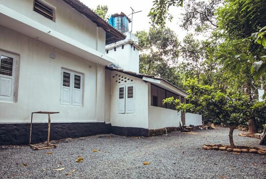 Merak Woods resort