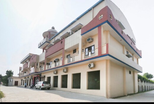 Chetiya Farmhouse