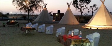 Umaid Safaris & Desert Lodge