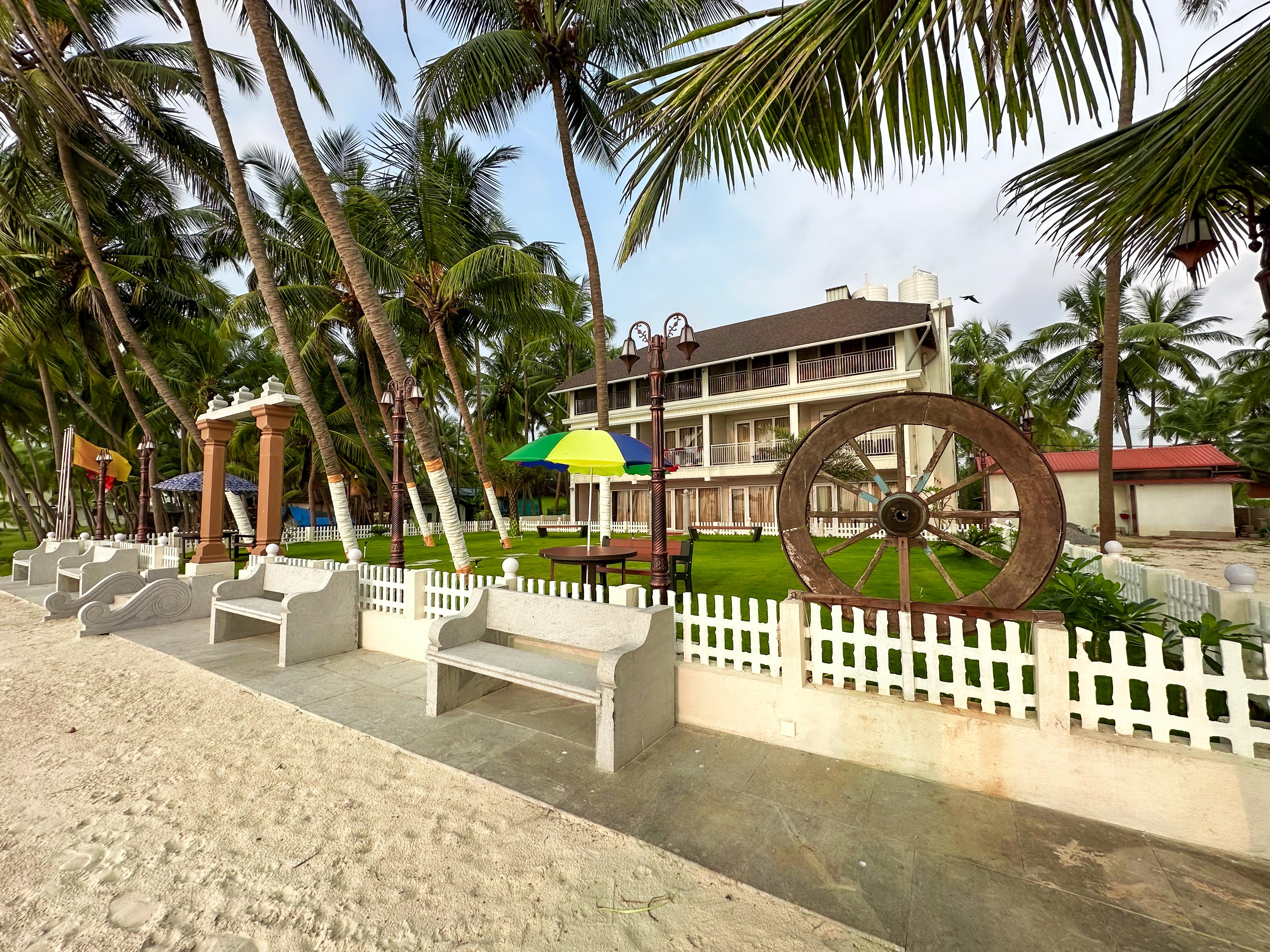 OASIS BEACH HOUSE AND RESORT