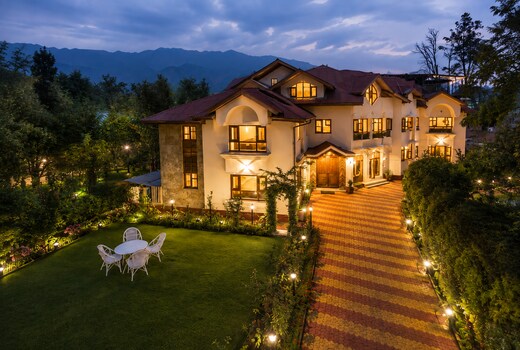 Hotel Alhamra Retreat- Nearby Shalimar Mughal Garden