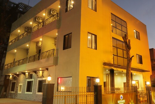 Sardar Lodge