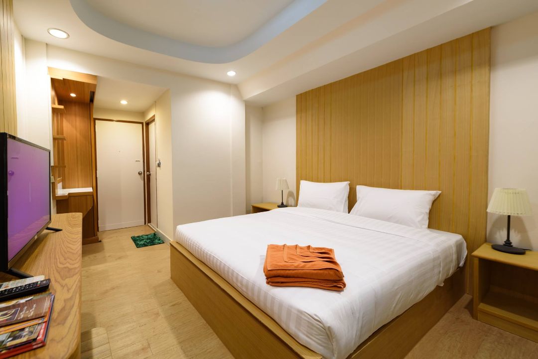 P.72 Hotel & Bar