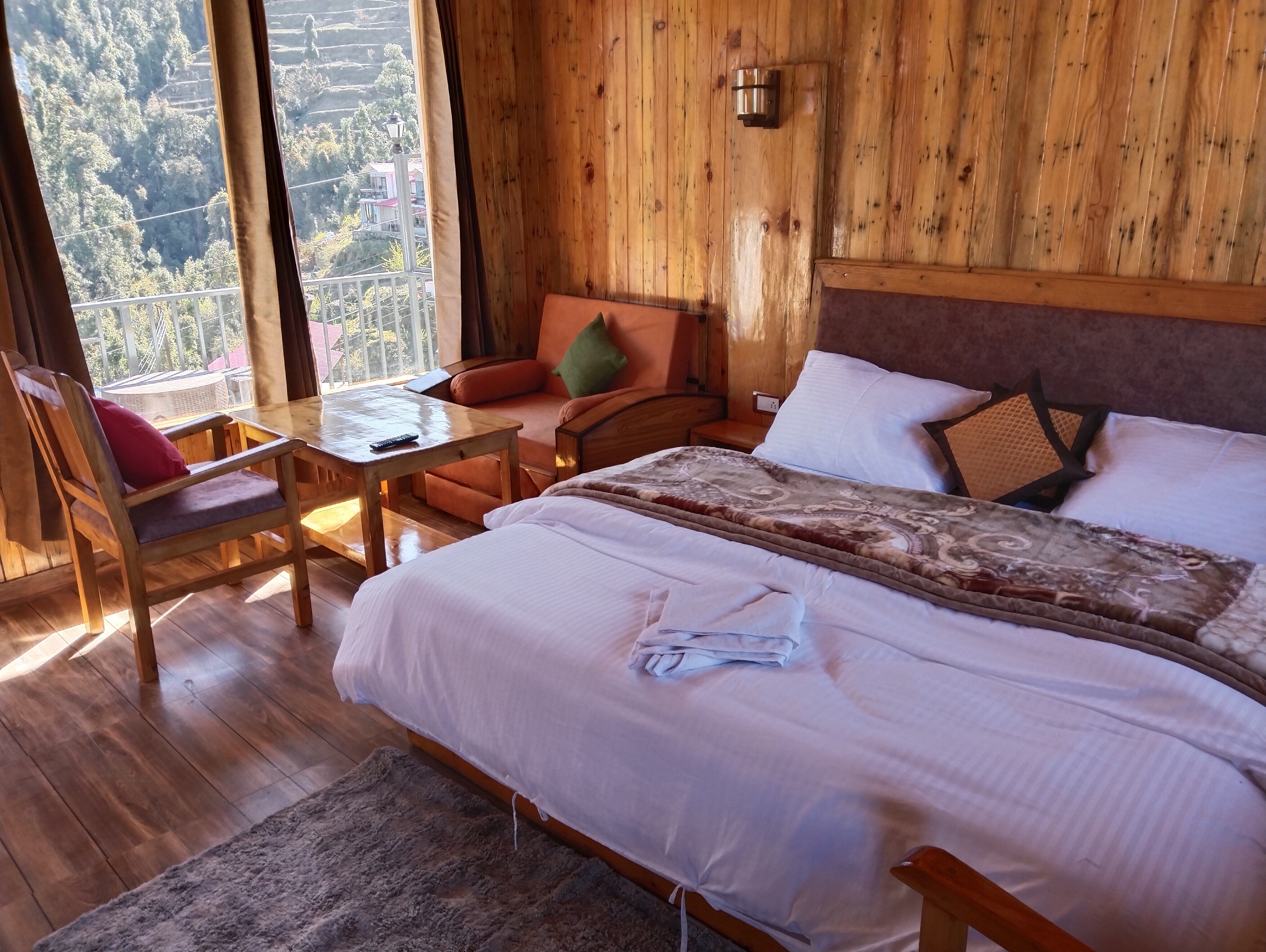 Pinewood cottage & rooms
