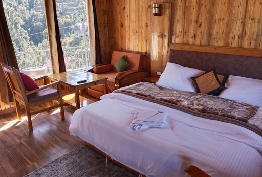Pinewood cottage & rooms