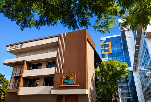 The Metro Pod Backpackers AC Hostel