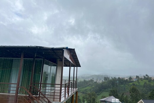 OOTY HUT