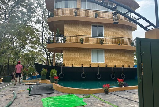 Boat Resort