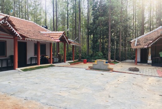 Silver Shadow Homestay | Rooms & Restaurant
