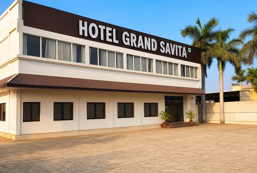 Hotel Grand Savita