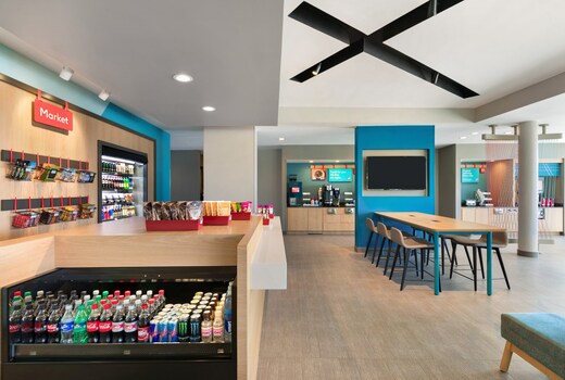 avid hotels DETROIT - WARREN, an IHG hotel