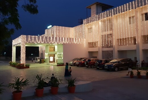Hotel Abode Mantralayam