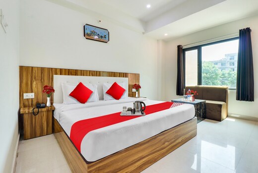 Hotel O by OYO LA PLAZO