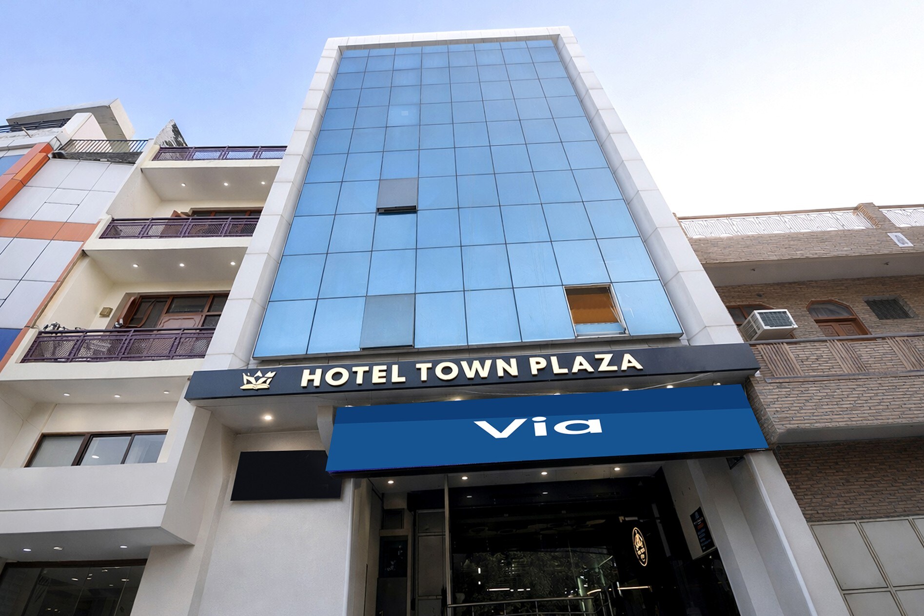Via Town Plaza