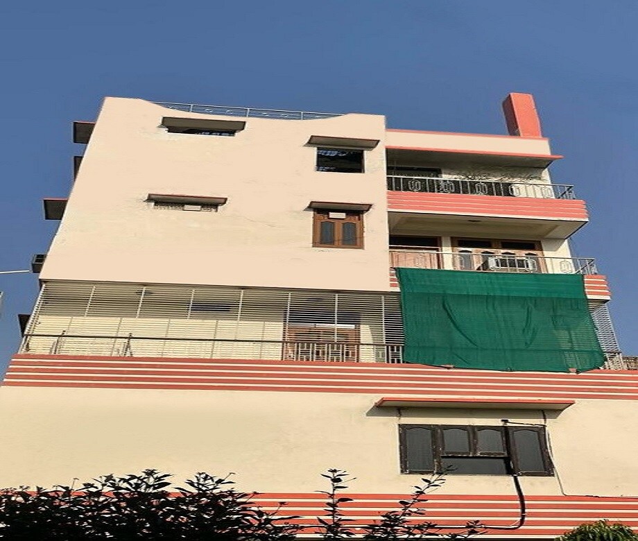 Richa paying guest house