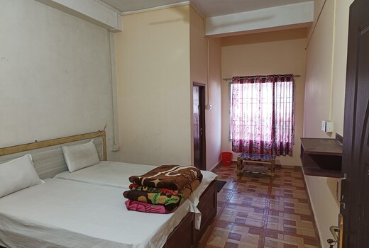 HOTEL KALPANA PALACE