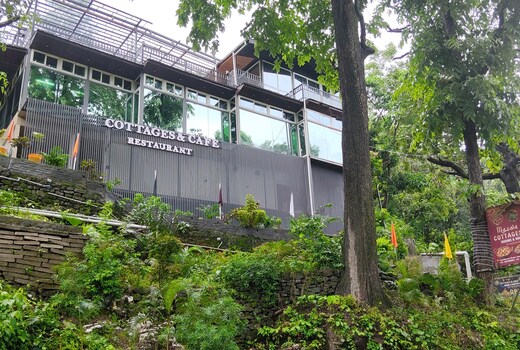 Cottages & Cafe