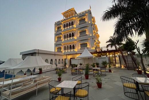 Hotel JMD Palace