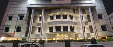 Hotel Shelter 150 M From Charbagh Railway Station