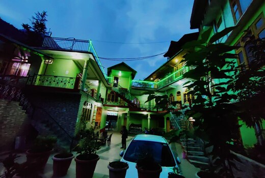 Green View Family House