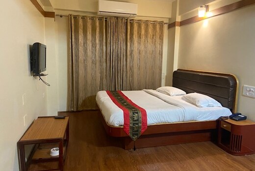 Hotel President.