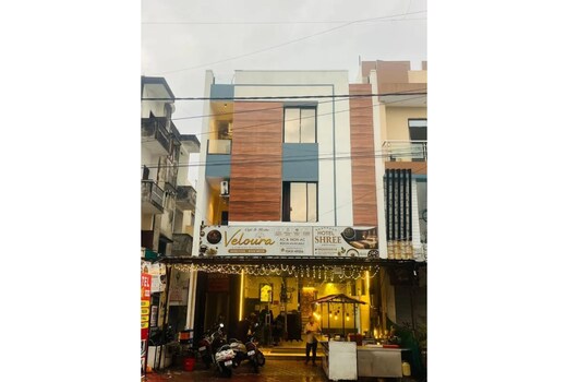 FabHotel Shree I