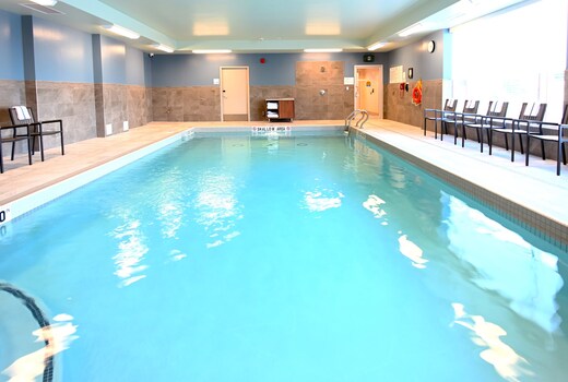 Holiday Inn Express & Suites - Aurora