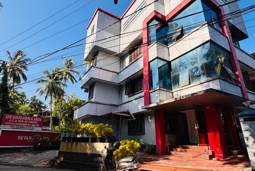 Dhevanjana Inn