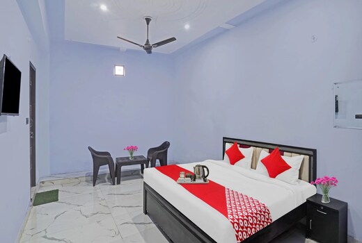 OYO 703959 Hotel Sunrise