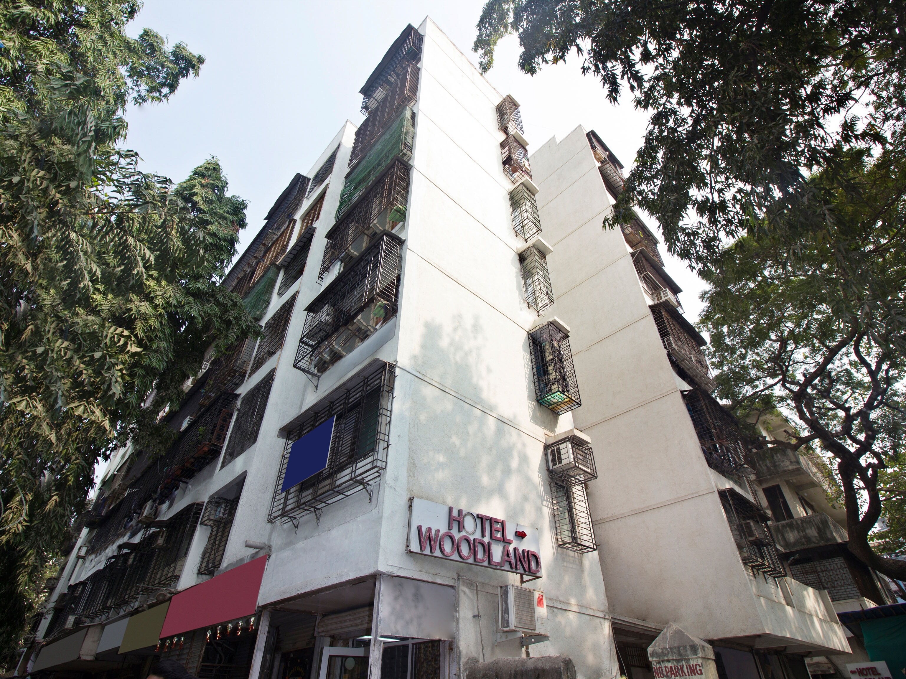 Hotel Woodland