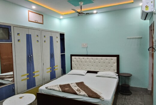 SHIVKASHI PAYING GUEST HOUSE