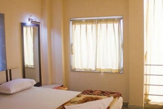 HOTEL GREEN LAND