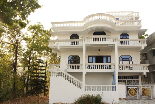 CasaBlanca | Entire 5 BHK Villa with Breakfast